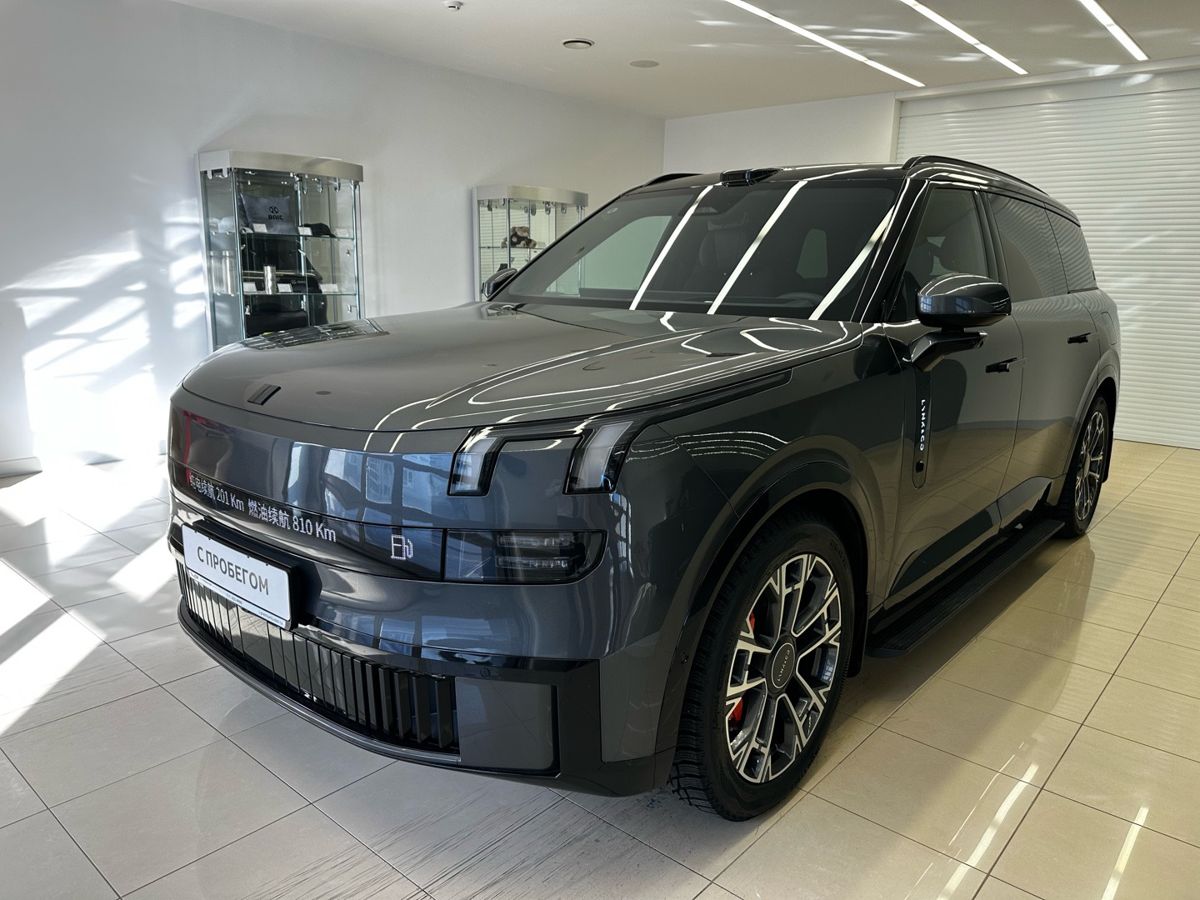 Lynk & Co 900